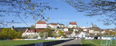 Marktplatz mit Pfk. hl. Heinrich und Kunigunde